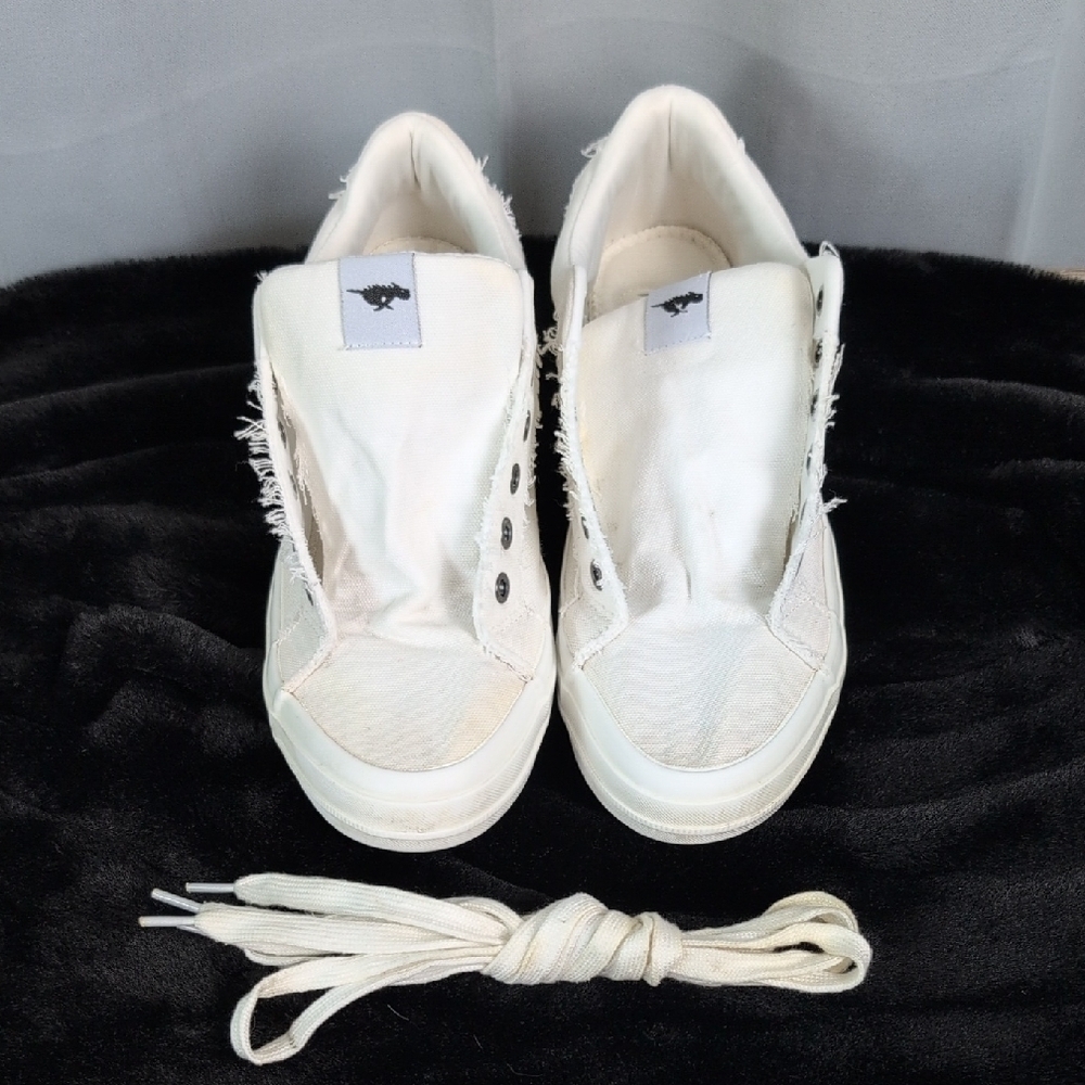 Rocket Dog White Sneakers‎